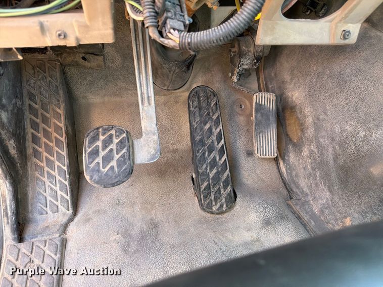 image for item FM7664 2004 Sterling Truck L9500 Series ready mix truck