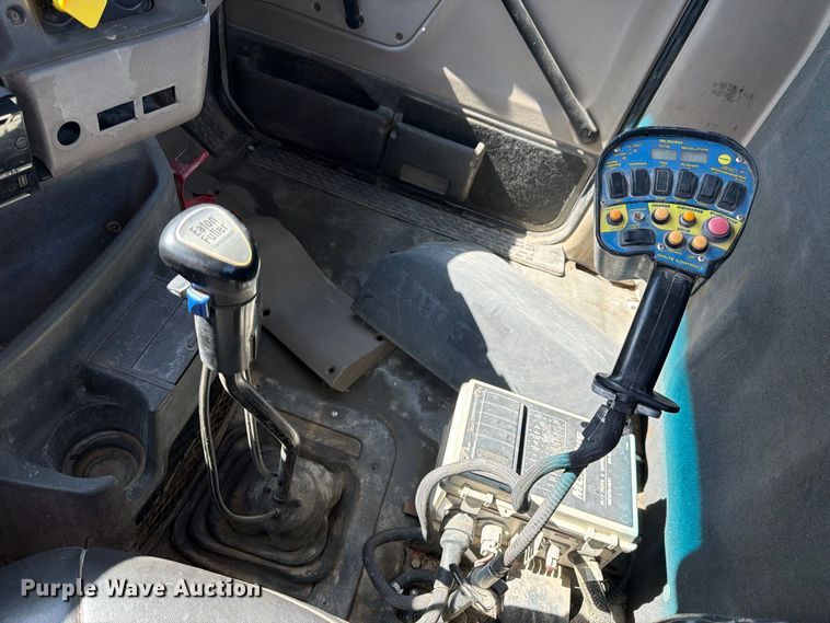 image for item FM7664 2004 Sterling Truck L9500 Series ready mix truck