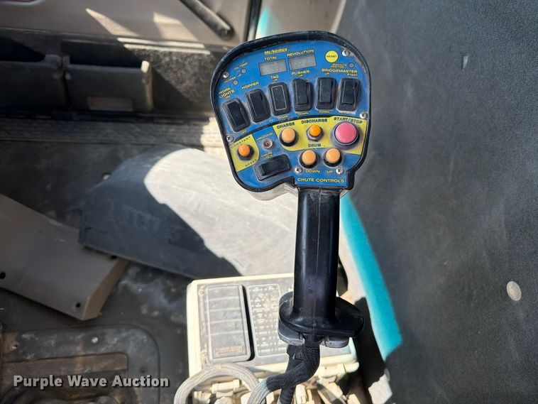 image for item FM7664 2004 Sterling Truck L9500 Series ready mix truck