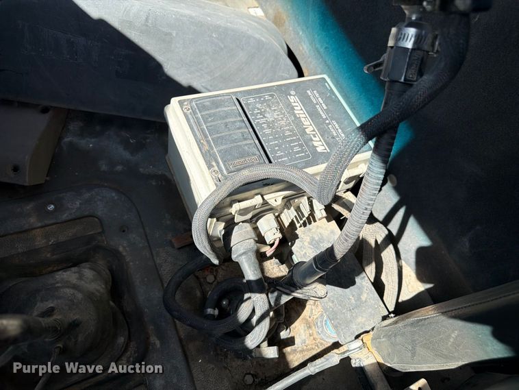 image for item FM7664 2004 Sterling Truck L9500 Series ready mix truck