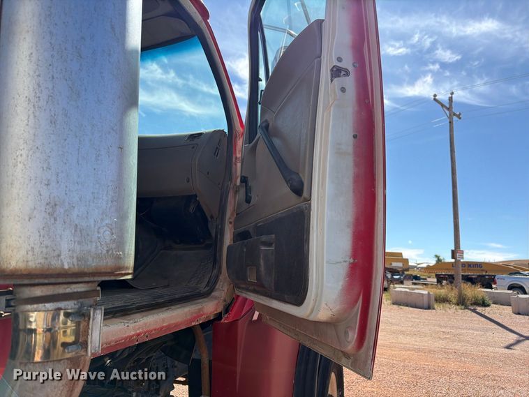 image for item FM7664 2004 Sterling Truck L9500 Series ready mix truck
