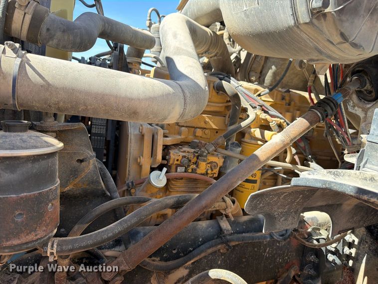 image for item FM7664 2004 Sterling Truck L9500 Series ready mix truck
