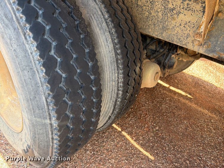 image for item FM7664 2004 Sterling Truck L9500 Series ready mix truck