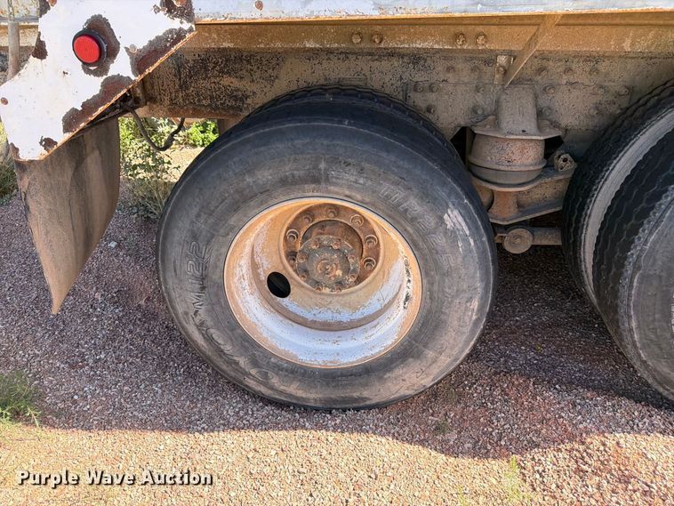 image for item FM7664 2004 Sterling Truck L9500 Series ready mix truck