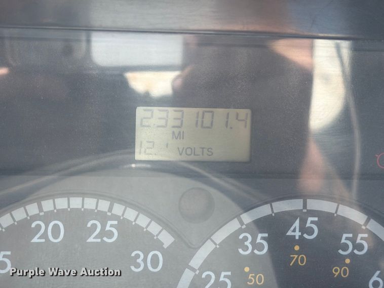 image for item FM7664 2004 Sterling Truck L9500 Series ready mix truck