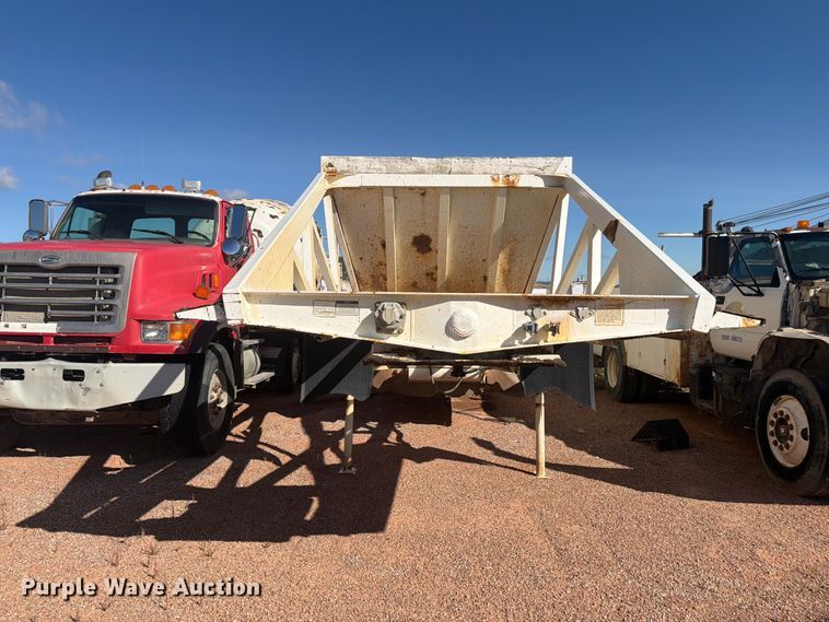 image for item FM7665 2002 Ranch bottom dump trailer
