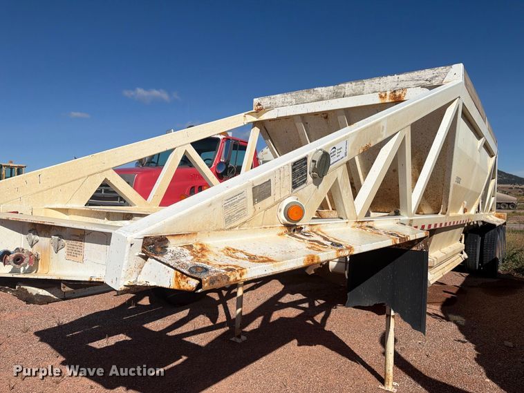 image for item FM7665 2002 Ranch bottom dump trailer