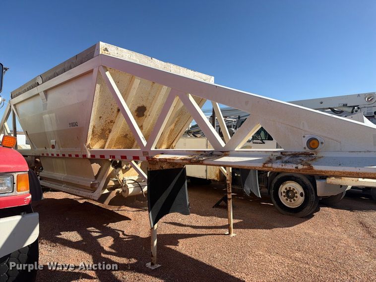 image for item FM7665 2002 Ranch bottom dump trailer