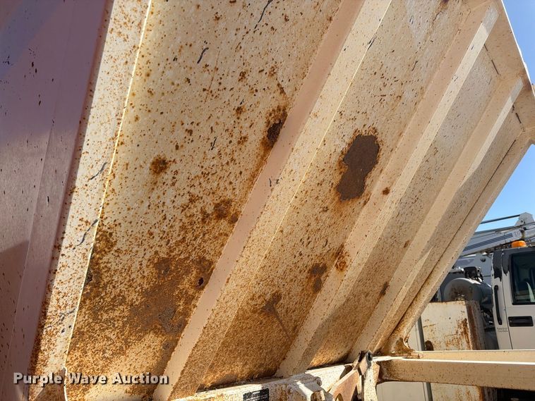 image for item FM7665 2002 Ranch bottom dump trailer