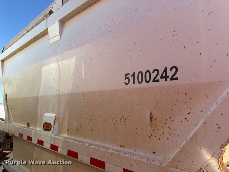image for item FM7665 2002 Ranch bottom dump trailer