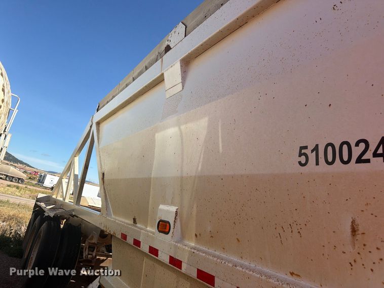 image for item FM7665 2002 Ranch bottom dump trailer