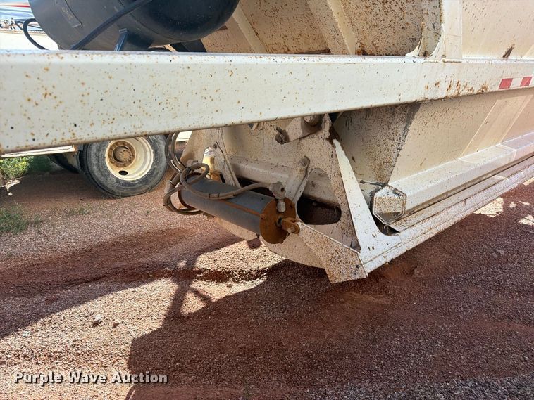 image for item FM7665 2002 Ranch bottom dump trailer
