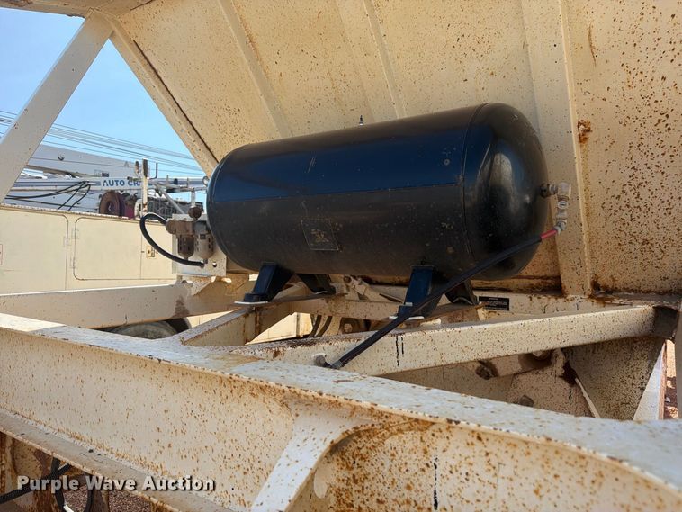 image for item FM7665 2002 Ranch bottom dump trailer