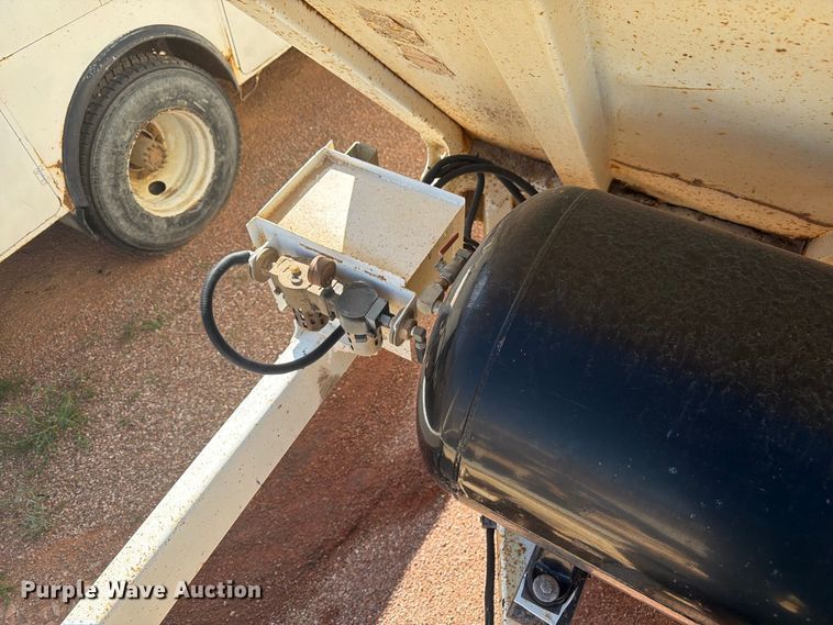 image for item FM7665 2002 Ranch bottom dump trailer