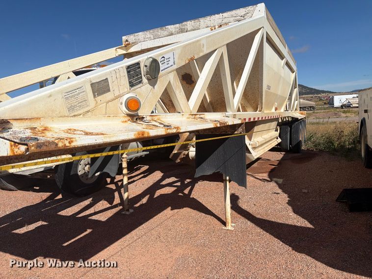 image for item FM7665 2002 Ranch bottom dump trailer