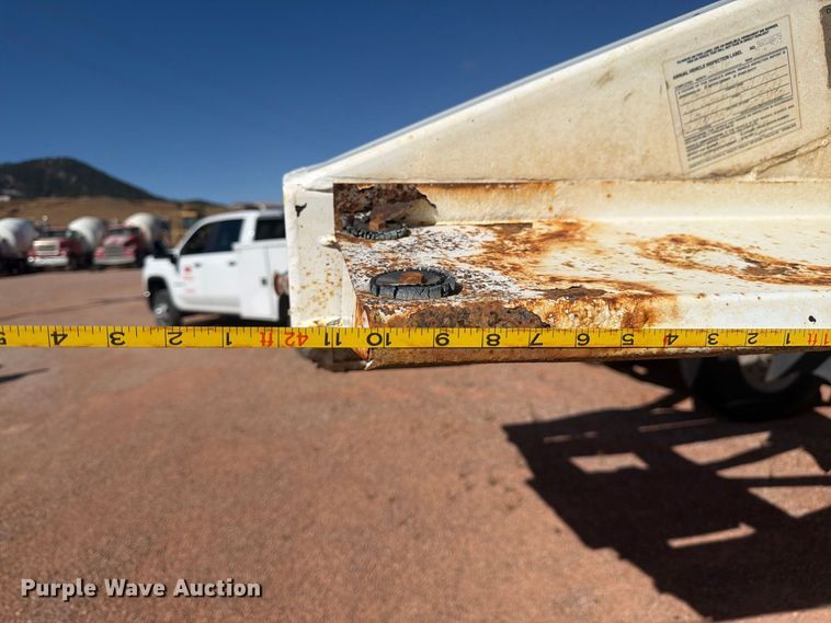 image for item FM7665 2002 Ranch bottom dump trailer