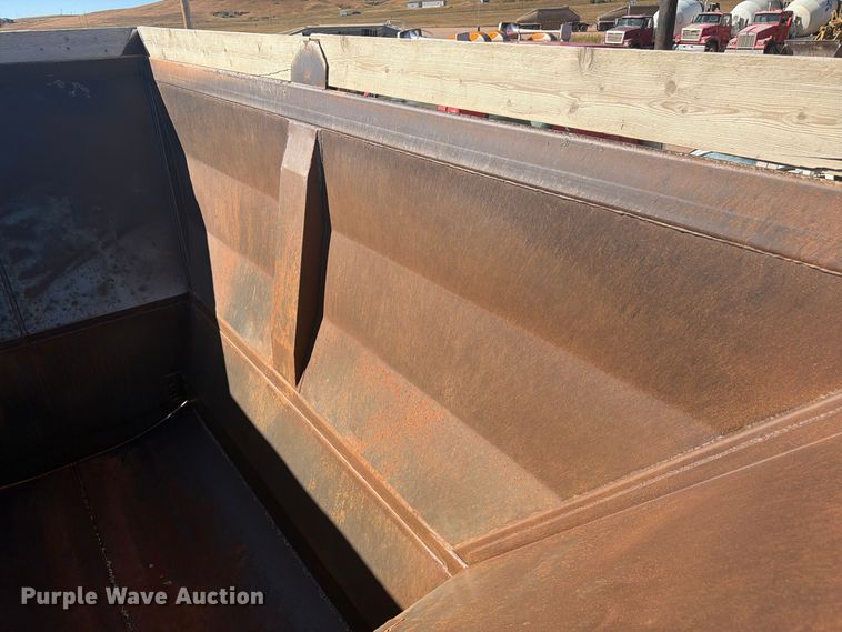 image for item FM7665 2002 Ranch bottom dump trailer