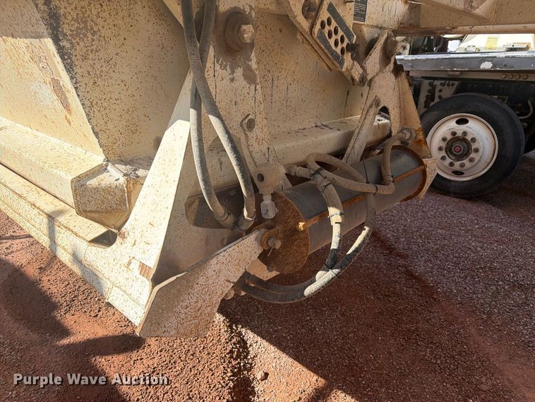image for item FM7665 2002 Ranch bottom dump trailer
