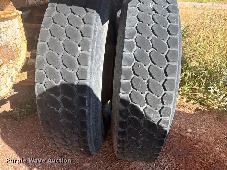 image for item FM7665 2002 Ranch bottom dump trailer