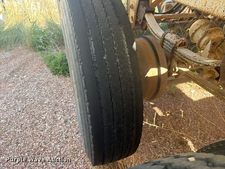 image for item FM7665 2002 Ranch bottom dump trailer