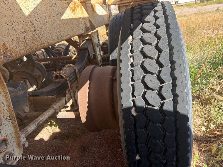image for item FM7665 2002 Ranch bottom dump trailer