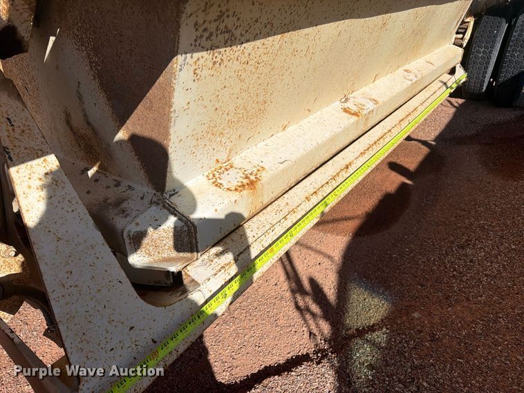 image for item FM7665 2002 Ranch bottom dump trailer