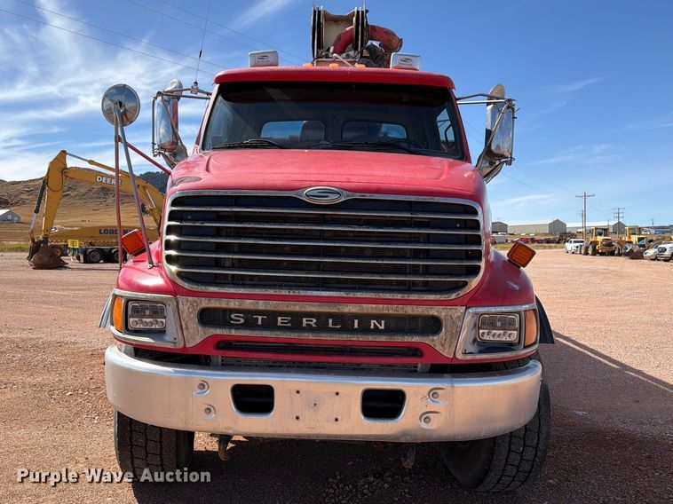 image for item FM7668 2006 Sterling Truck L9500 Series concrete pump truck