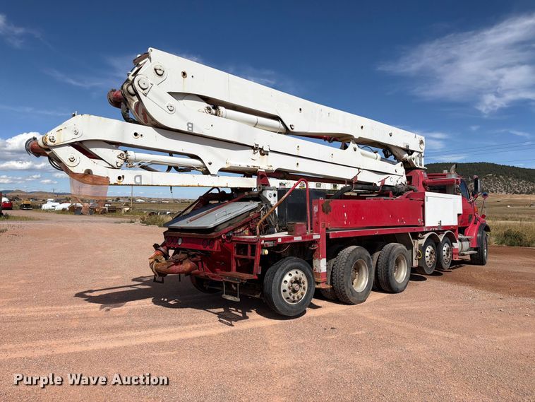 image for item FM7668 2006 Sterling Truck L9500 Series concrete pump truck