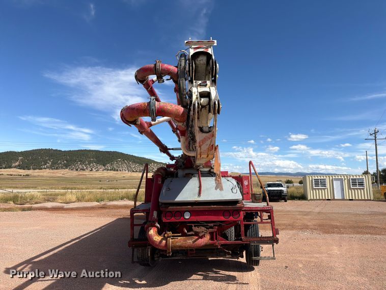 image for item FM7668 2006 Sterling Truck L9500 Series concrete pump truck