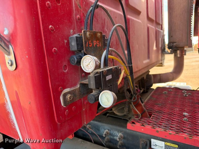 image for item FM7668 2006 Sterling Truck L9500 Series concrete pump truck