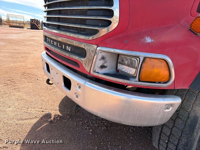 image for item FM7668 2006 Sterling Truck L9500 Series concrete pump truck
