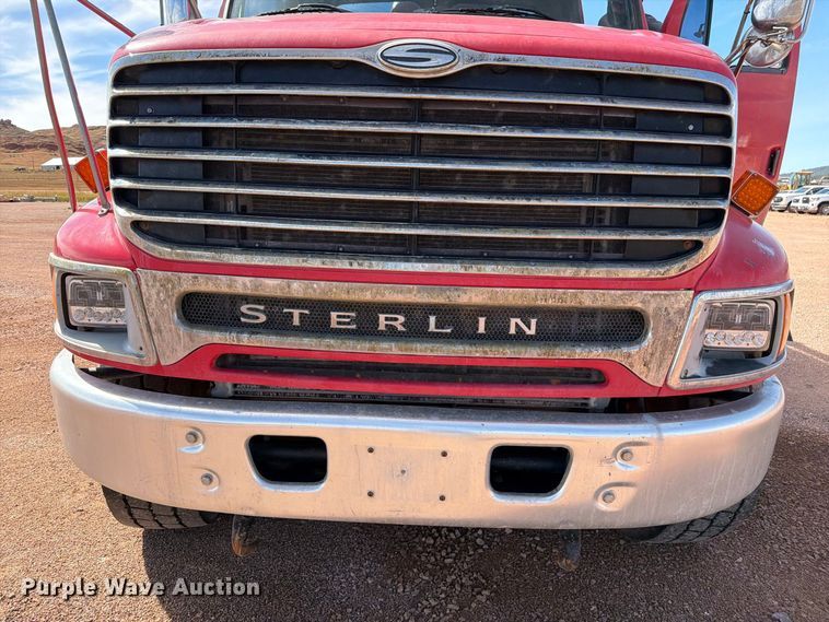 image for item FM7668 2006 Sterling Truck L9500 Series concrete pump truck