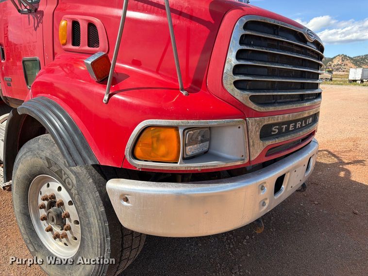 image for item FM7668 2006 Sterling Truck L9500 Series concrete pump truck