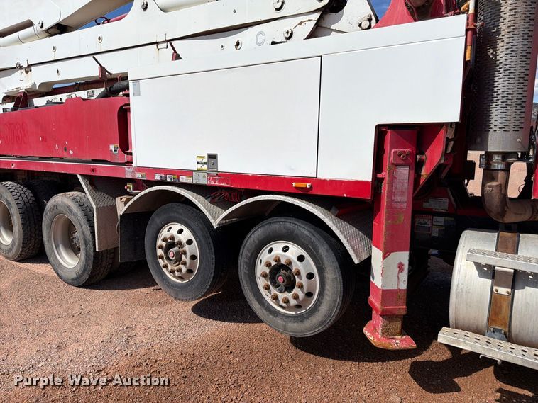 image for item FM7668 2006 Sterling Truck L9500 Series concrete pump truck