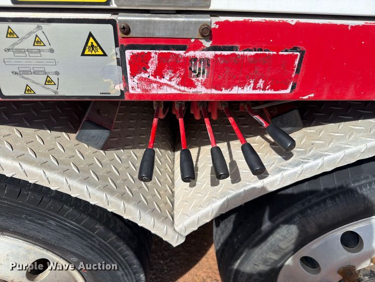 image for item FM7668 2006 Sterling Truck L9500 Series concrete pump truck