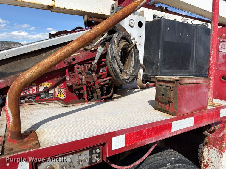 image for item FM7668 2006 Sterling Truck L9500 Series concrete pump truck