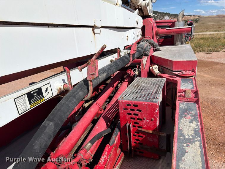 image for item FM7668 2006 Sterling Truck L9500 Series concrete pump truck