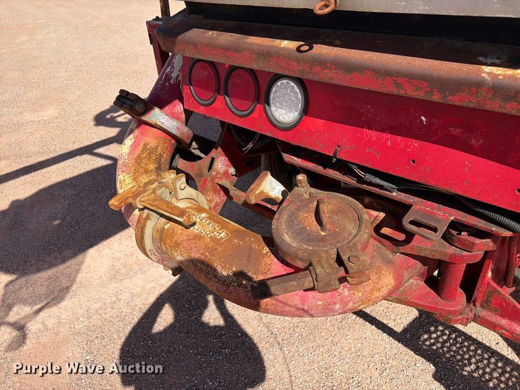 image for item FM7668 2006 Sterling Truck L9500 Series concrete pump truck