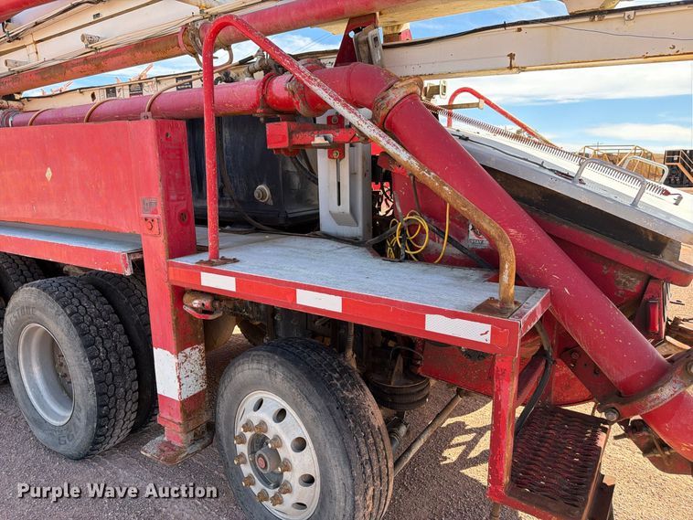 image for item FM7668 2006 Sterling Truck L9500 Series concrete pump truck