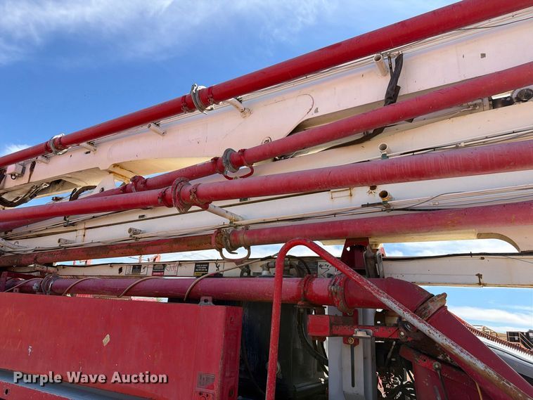 image for item FM7668 2006 Sterling Truck L9500 Series concrete pump truck