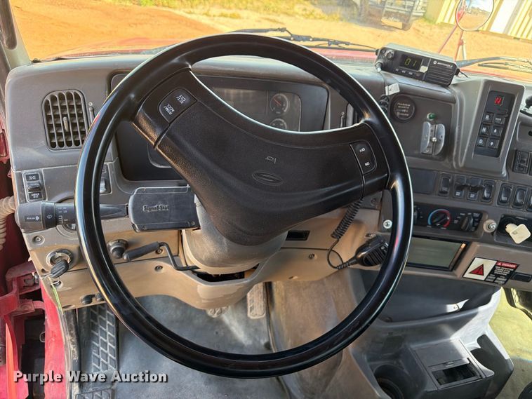 image for item FM7668 2006 Sterling Truck L9500 Series concrete pump truck