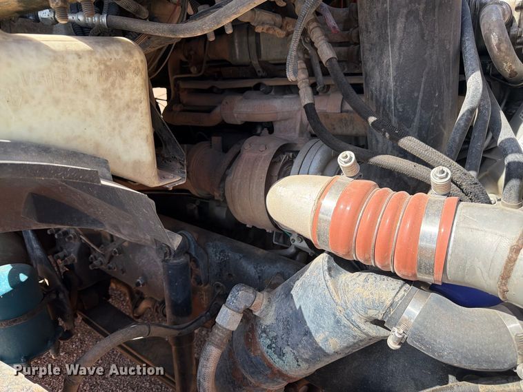 image for item FM7668 2006 Sterling Truck L9500 Series concrete pump truck