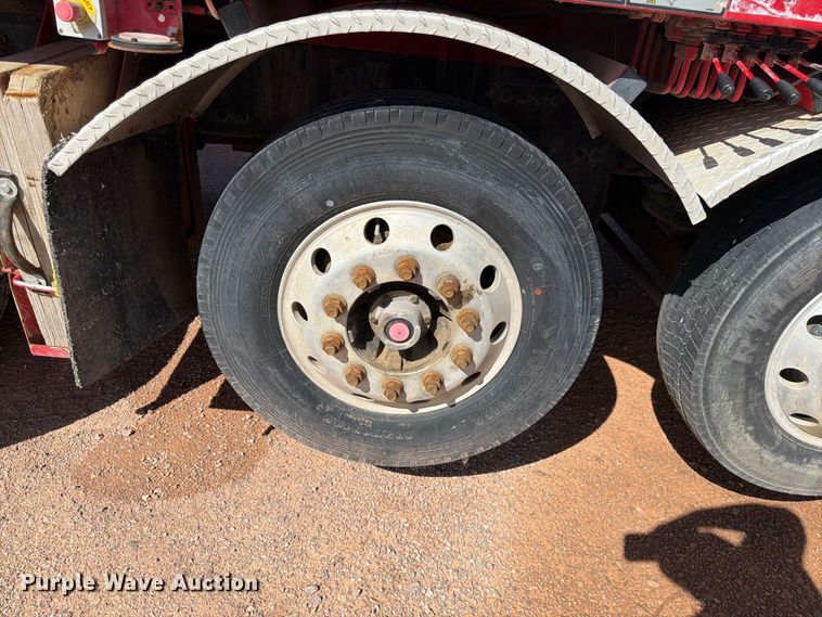 image for item FM7668 2006 Sterling Truck L9500 Series concrete pump truck
