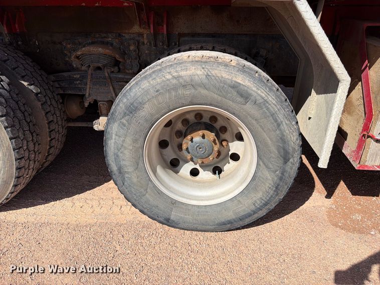 image for item FM7668 2006 Sterling Truck L9500 Series concrete pump truck