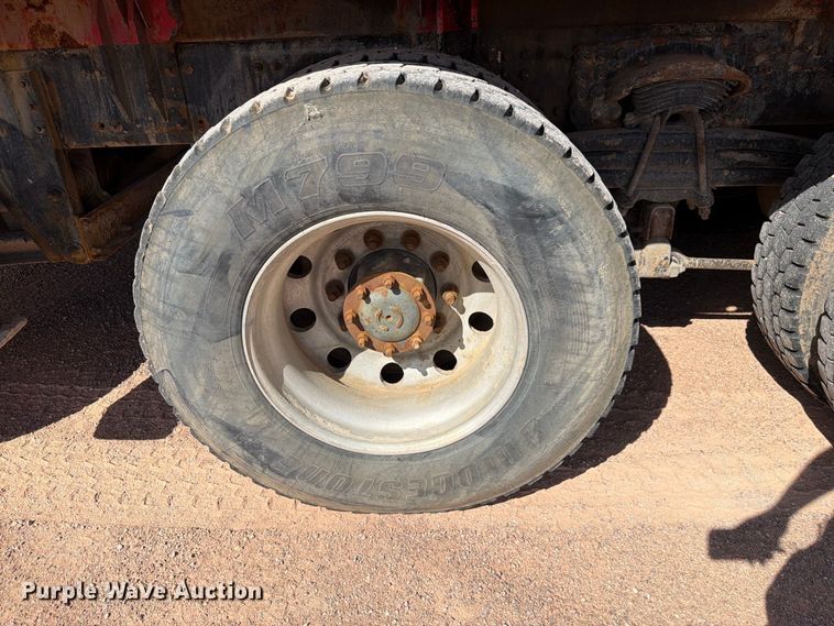image for item FM7668 2006 Sterling Truck L9500 Series concrete pump truck