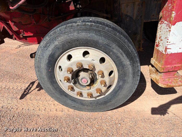 image for item FM7668 2006 Sterling Truck L9500 Series concrete pump truck