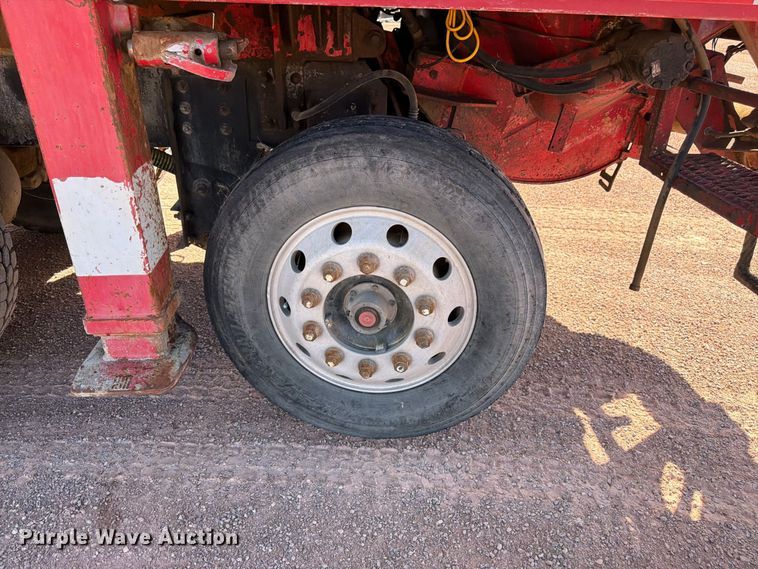 image for item FM7668 2006 Sterling Truck L9500 Series concrete pump truck