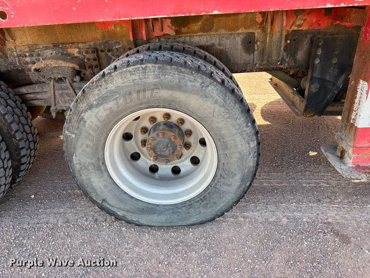 image for item FM7668 2006 Sterling Truck L9500 Series concrete pump truck
