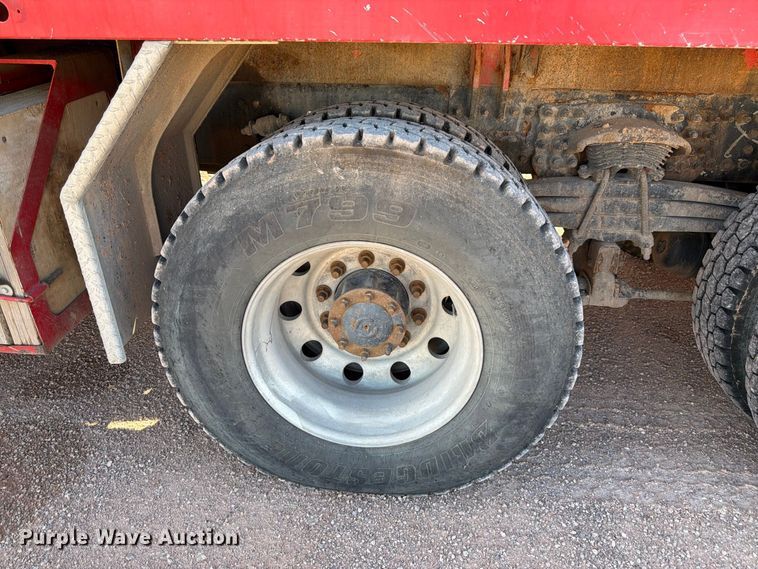 image for item FM7668 2006 Sterling Truck L9500 Series concrete pump truck