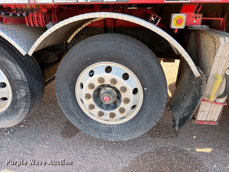 image for item FM7668 2006 Sterling Truck L9500 Series concrete pump truck